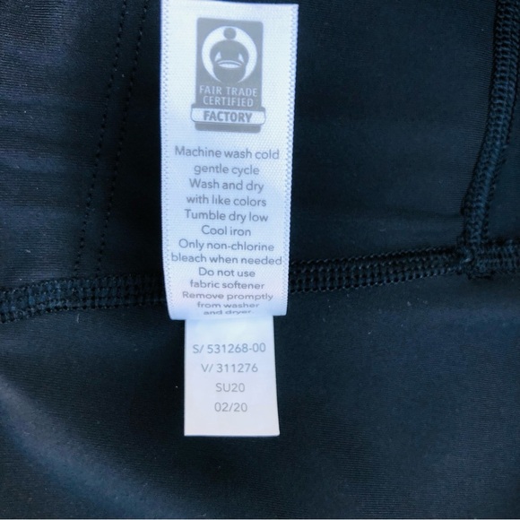 ATHLETA Ultimate Stash Pocket Black Crop Leggings M (Tall) - Picture 14 of 15